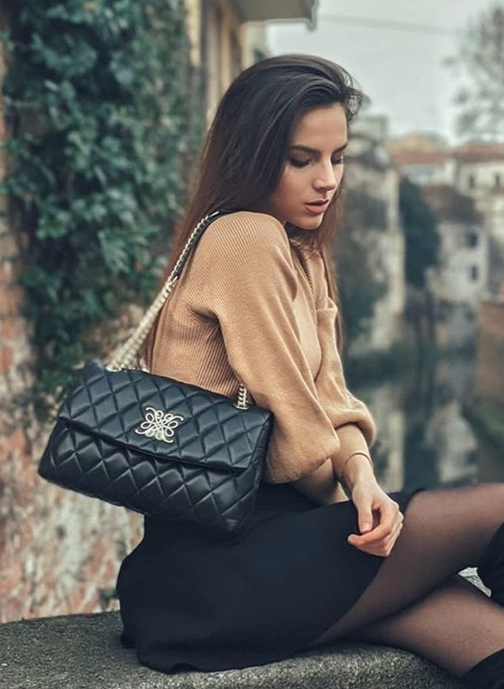 Chantal is an Italian luxury bag Made in Italy by skilled artisans