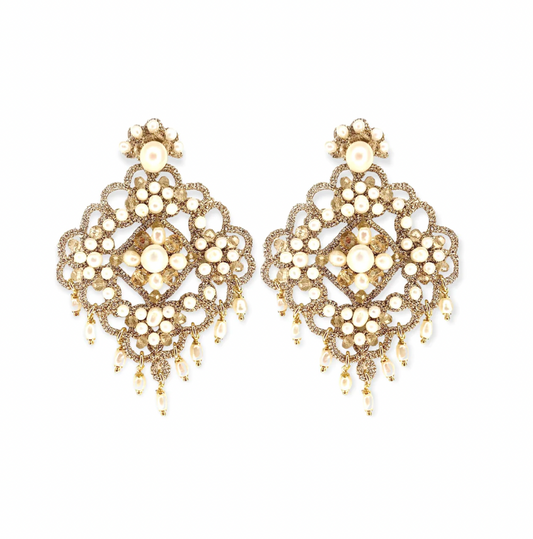 Chiacchierino handmade lace earrings with natural pearls